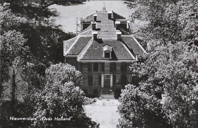 130659 Luchtfoto van het huis Over Holland (Rijksstraatweg 14) te Nieuwersluis.